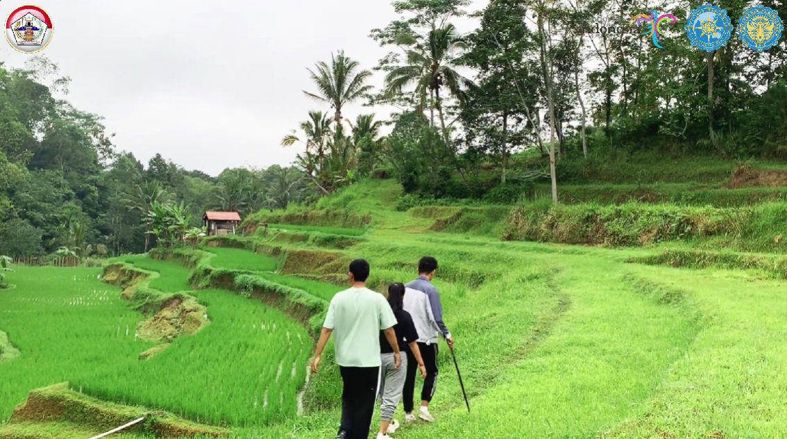 Kegiatan pengabdian kepada masyarakat Mahasiswa Politeknik Pariwisata Bali di Desa Angseri 